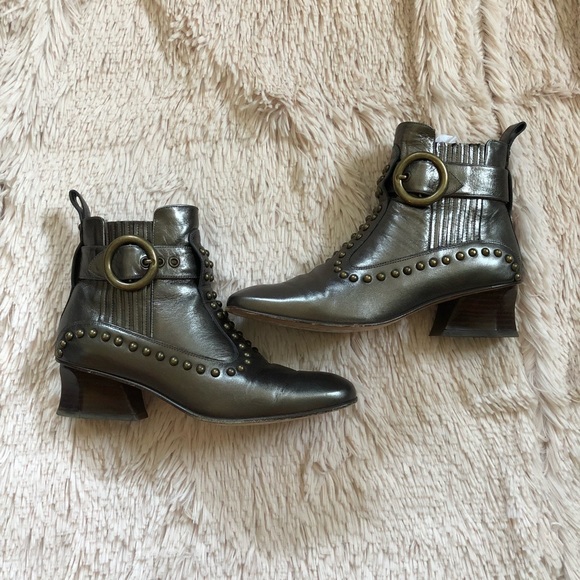 coach silver boots